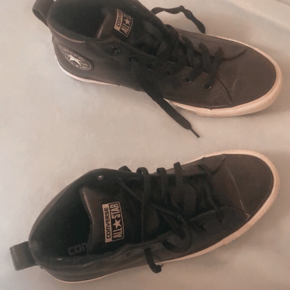Converse All ⭐️ Star Shoes (only worn once)